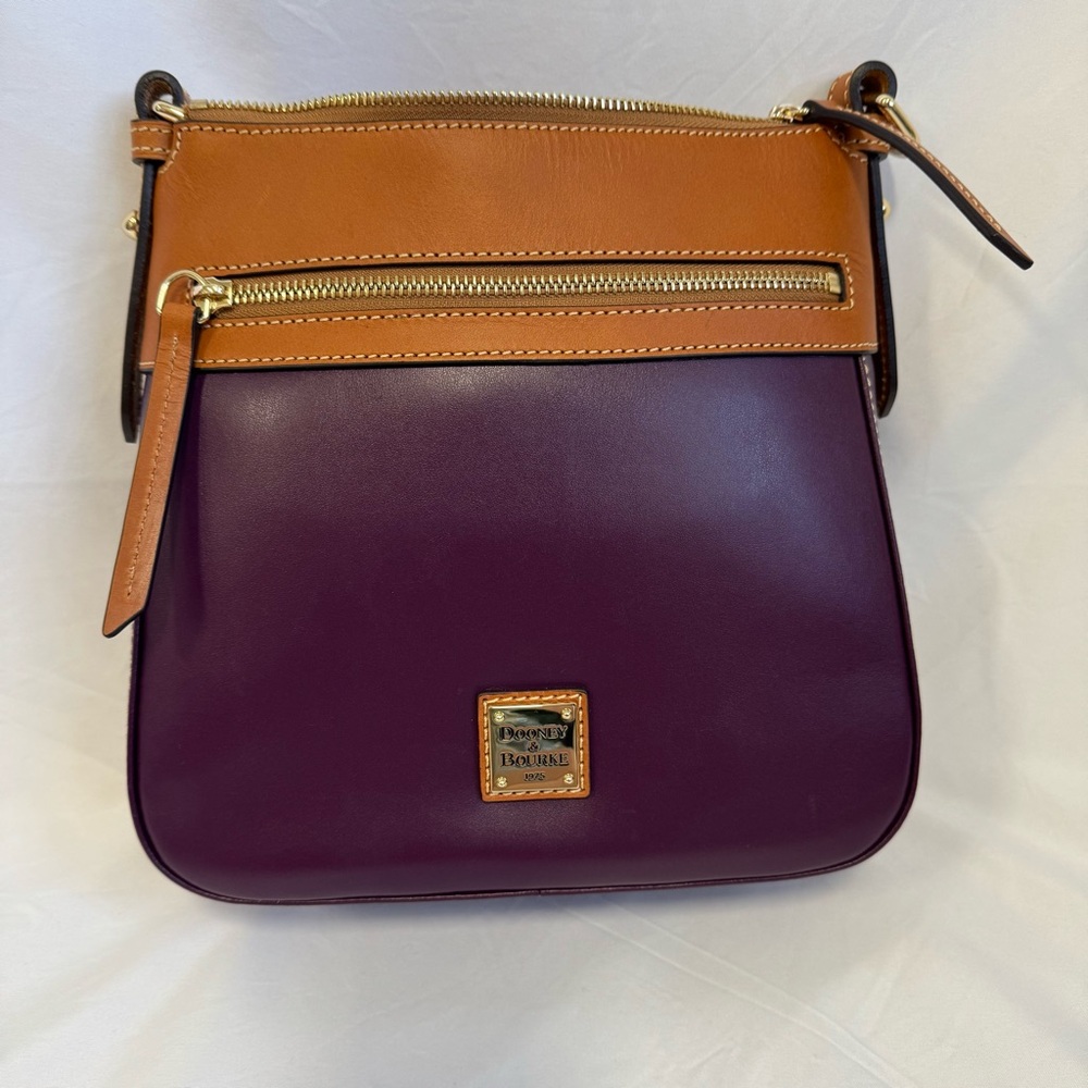 Dooney & Bourke Wexford Leather Crossbody 25 Color Plum Wine